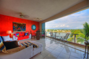 Luxury Penthouse unique place for unique experiences 2 leave 3 beds 3 bath,